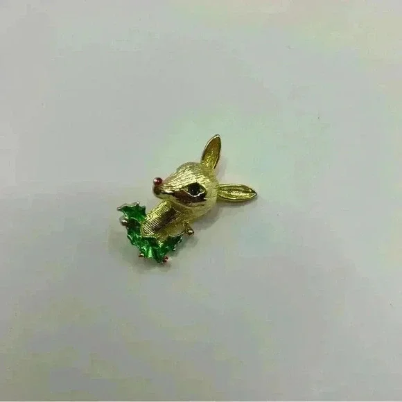 Vintage Gerrys Rudolph Reindeer Rhinestone Eye Enamel Holly Christmas Brooch Pin - Picture 1 of 3